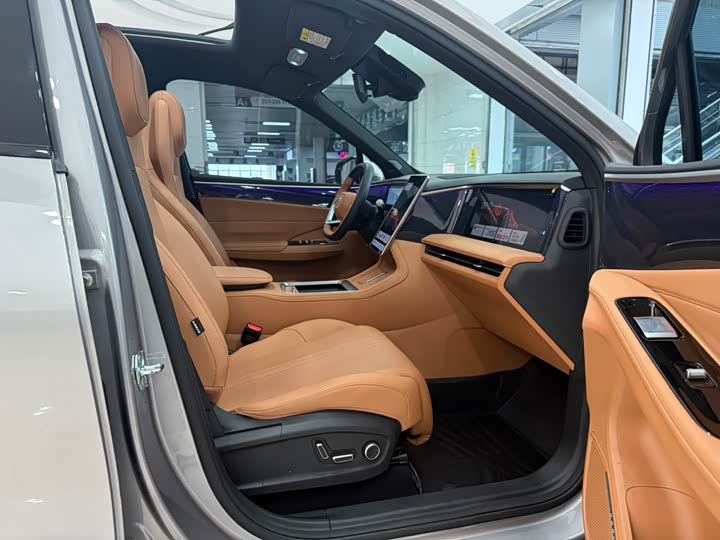 Фото 8 - Geely Galaxy L7