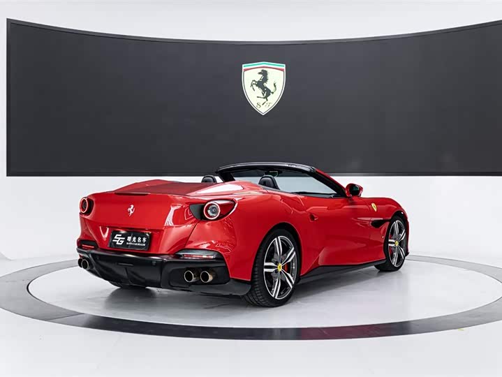 Фото 4 - Ferrari Portofino