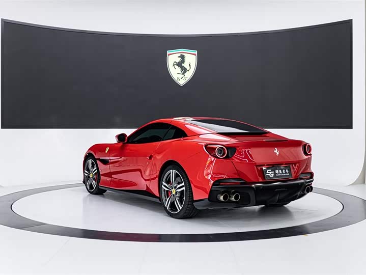 Фото 6 - Ferrari Portofino