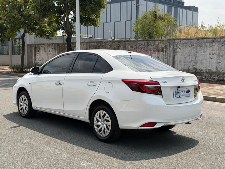 Фото 7 - Toyota Vios