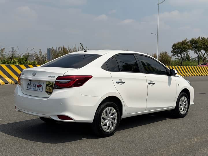 Фото 9 - Toyota Vios