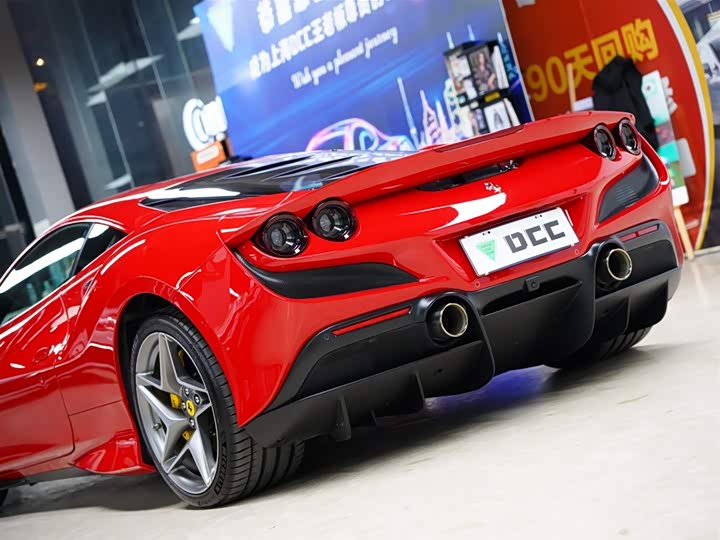 Photo 3 - Ferrari F8
