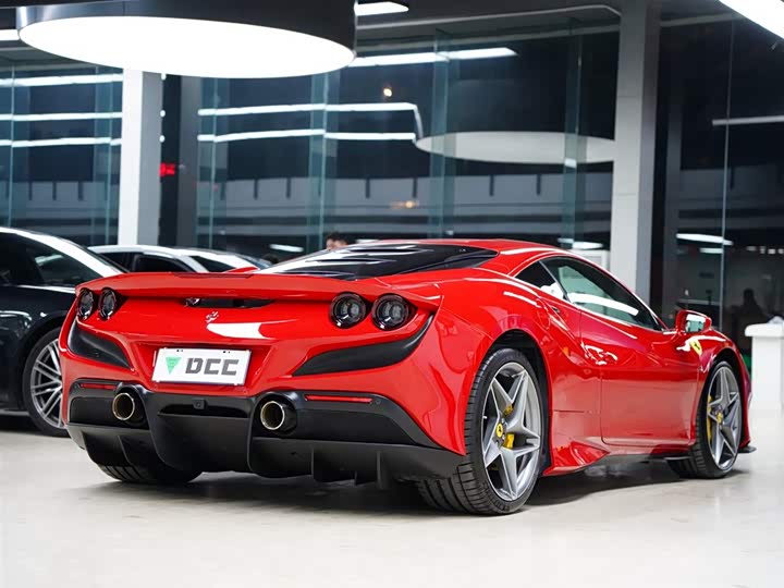 Photo 7 - Ferrari F8