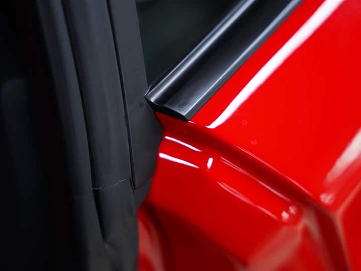 Photo 9 - Ferrari F8