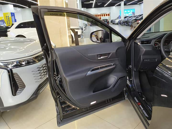 Фото 7 - Toyota Venza