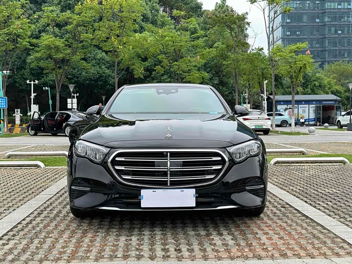 Фото 2 - Mercedes-Benz E-Class