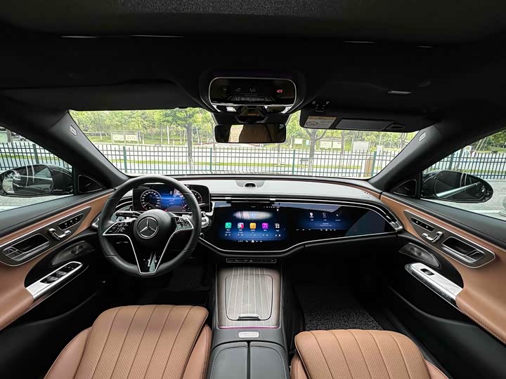 Фото 6 - Mercedes-Benz E-Class