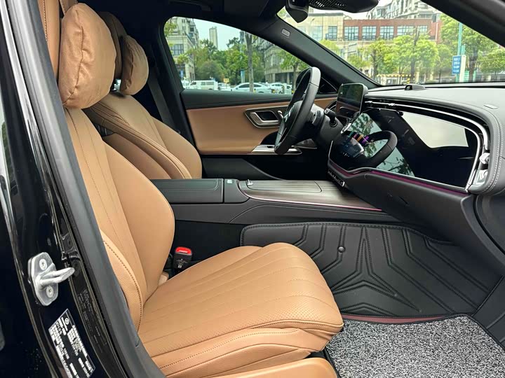 Фото 7 - Mercedes-Benz E-Class