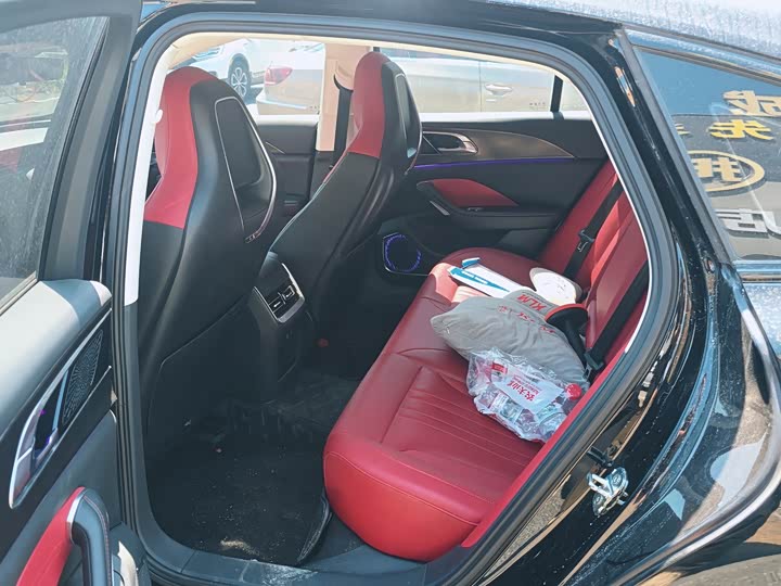 Фото 9 - Hongqi H6