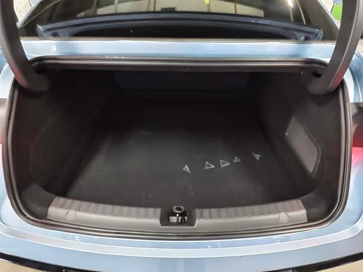 Фото 6 - Geely Galaxy E8