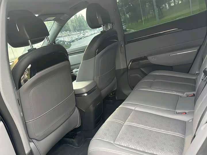 Фото 2 - Zeekr 7X