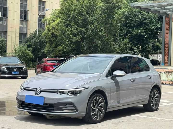 Photo 1 - Volkswagen Golf