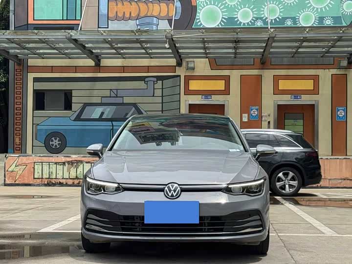 Photo 2 - Volkswagen Golf