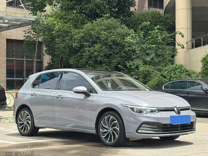 Photo 3 - Volkswagen Golf