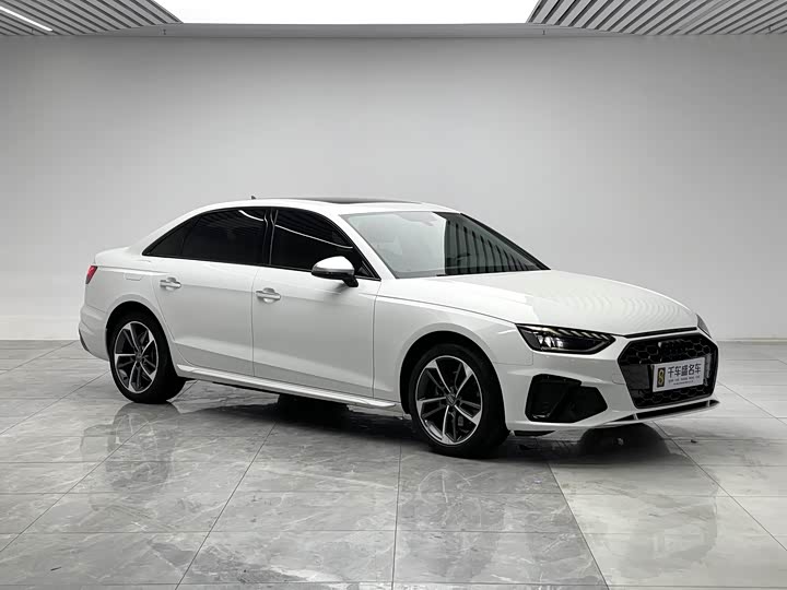 Фото 3 - Audi A4L