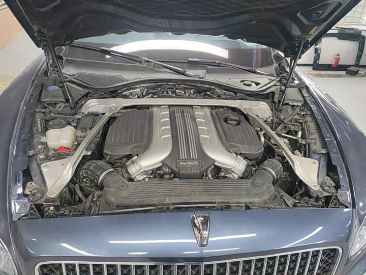 Фото 7 - Bentley Flying Spur