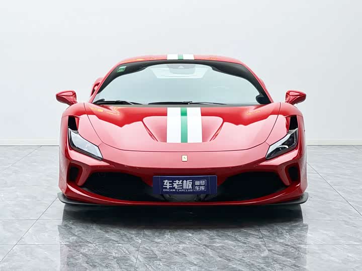 Photo 2 - Ferrari F8