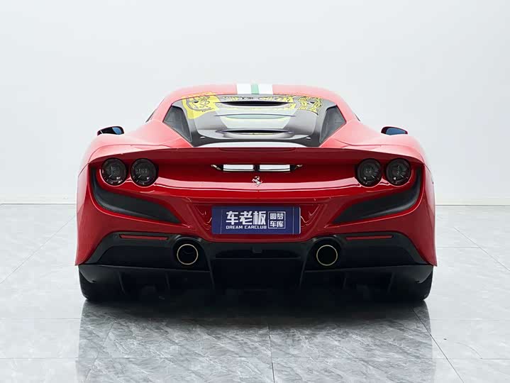 Photo 5 - Ferrari F8