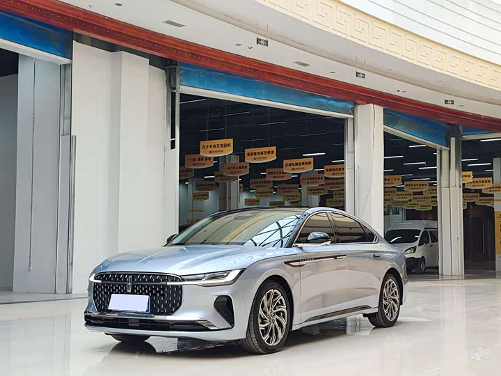 Photo 1 - Lincoln Z (Zephyr)