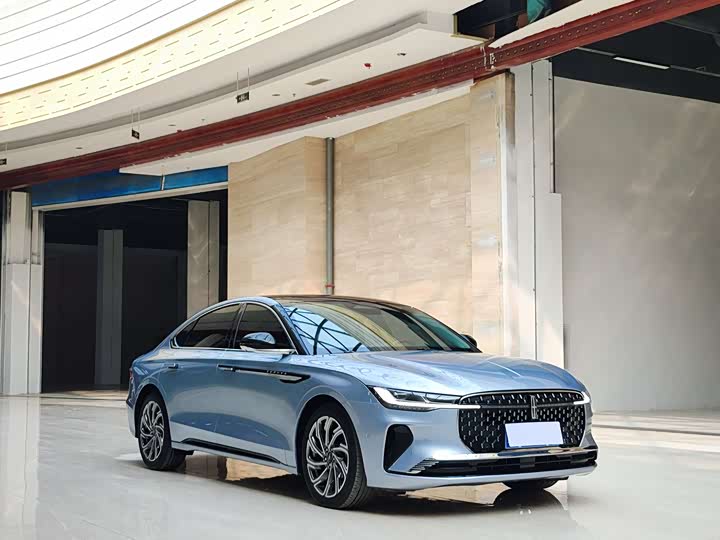 Photo 3 - Lincoln Z (Zephyr)