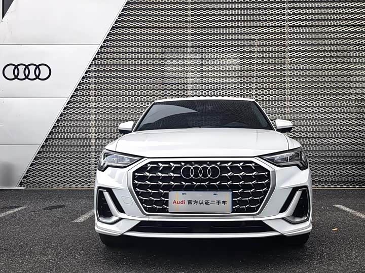 Фото 2 - Audi Q3