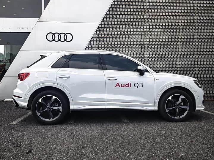 Фото 3 - Audi Q3