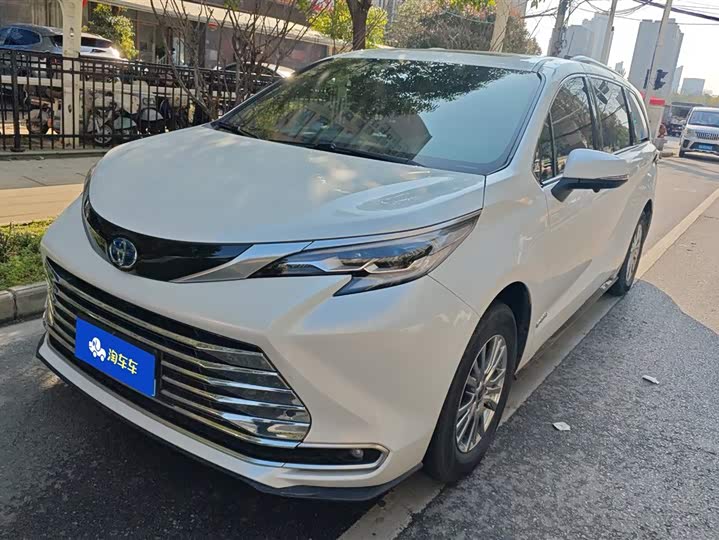 Photo 1 - Toyota Sienna