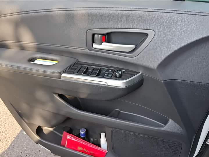 Photo 7 - Toyota Sienna