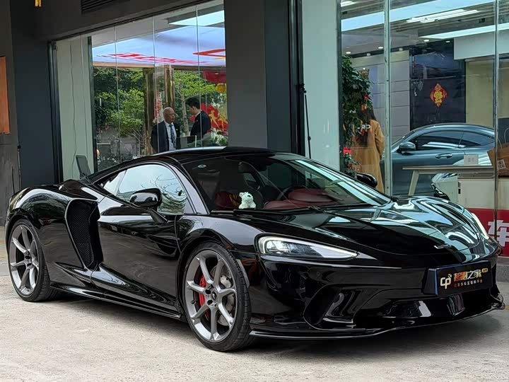 Фото 3 - McLaren GT