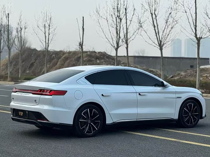 Фото 9 - BYD Han