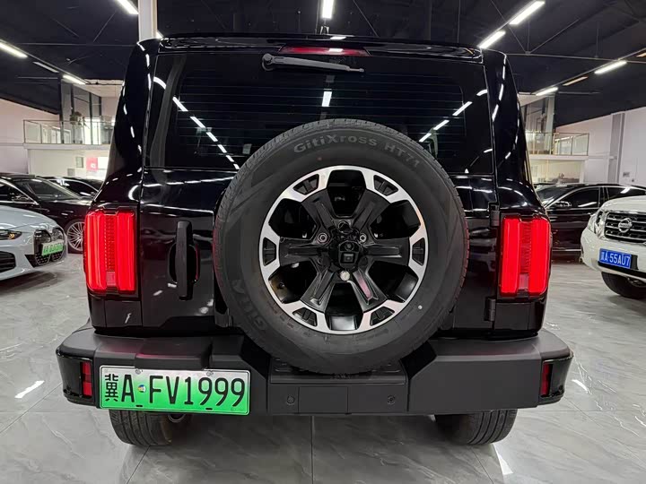 Фото 4 - Tank 300 Hybrid