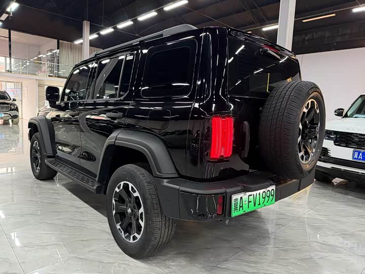 Фото 5 - Tank 300 Hybrid