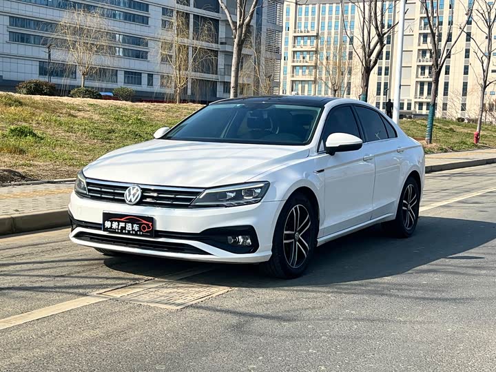 Фото 1 - Volkswagen Lamando L