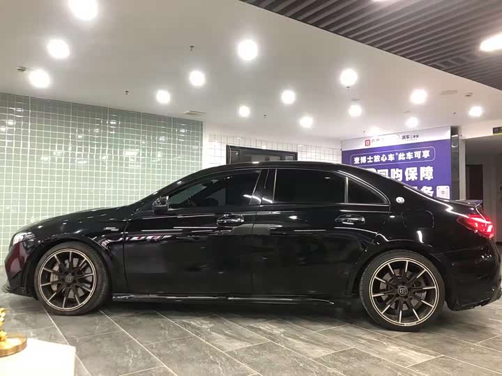 Фото 9 - Mercedes-Benz A-Class AMG