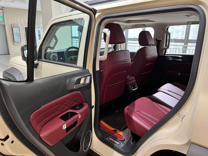 Фото 6 - Tank 300