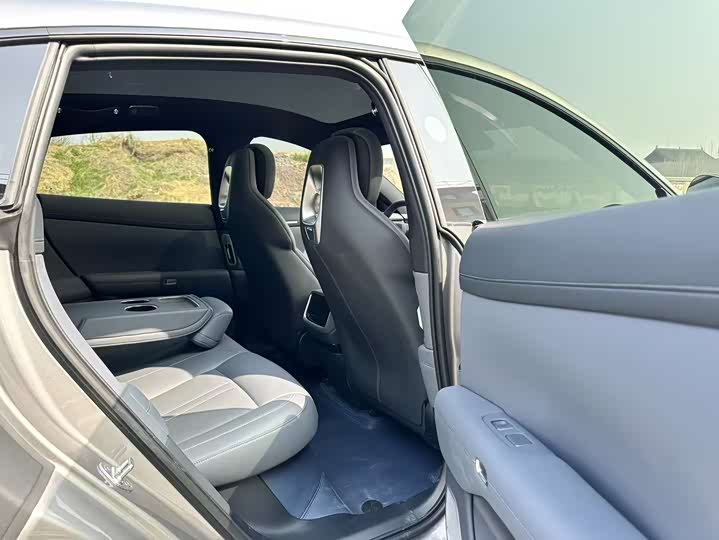 Фото 4 - Xiaomi YU7