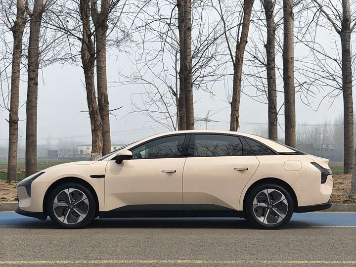 Фото 2 - XPeng Mona M03