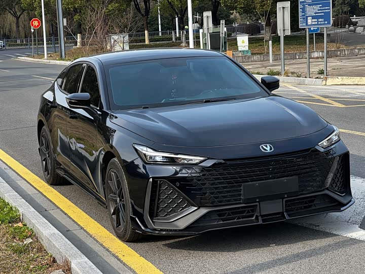 Фото 3 - Changan UNI-V