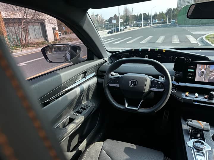 Фото 7 - Changan UNI-V