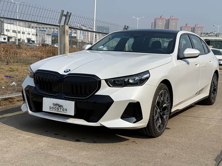 Фото 1 - BMW 5 Series