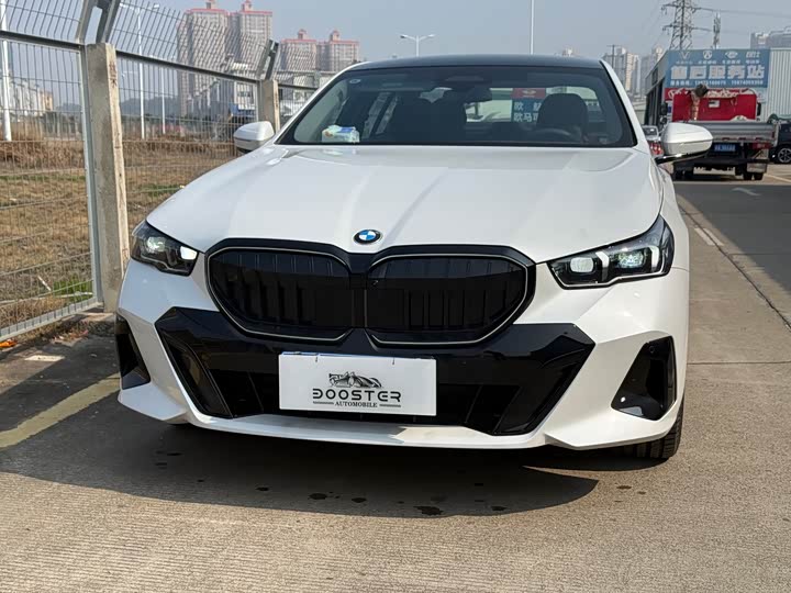 Фото 2 - BMW 5 Series