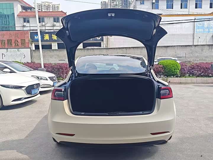 Photo 5 - Tesla Model 3