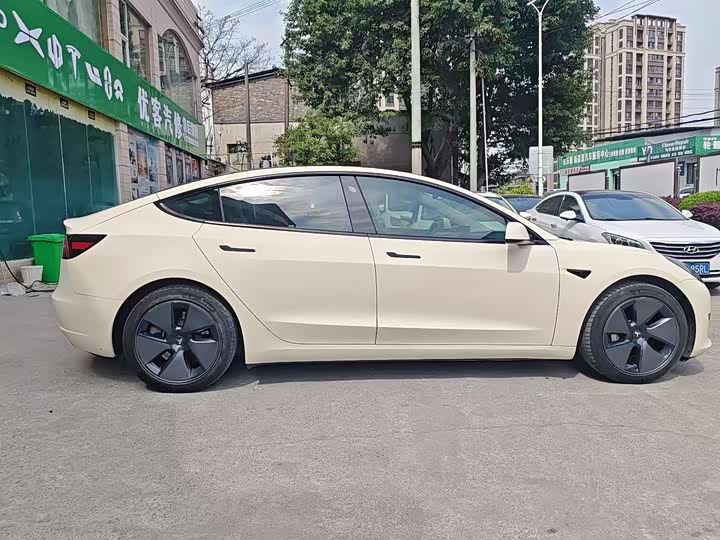 Photo 7 - Tesla Model 3