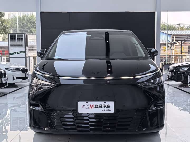 Фото 2 - XPeng X9