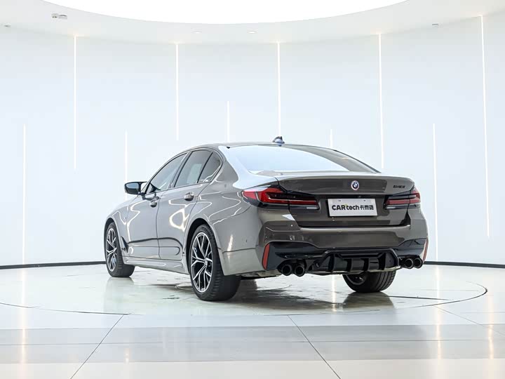 Фото 3 - BMW 5 Series