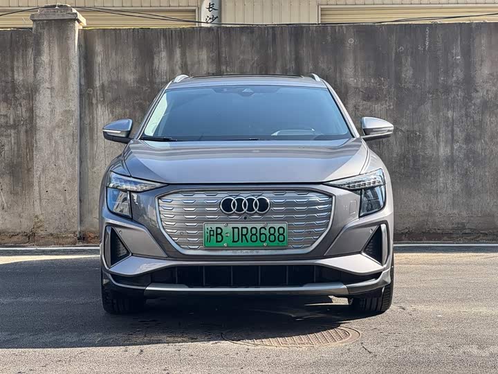 Фото 2 - Audi Q5 e-tron