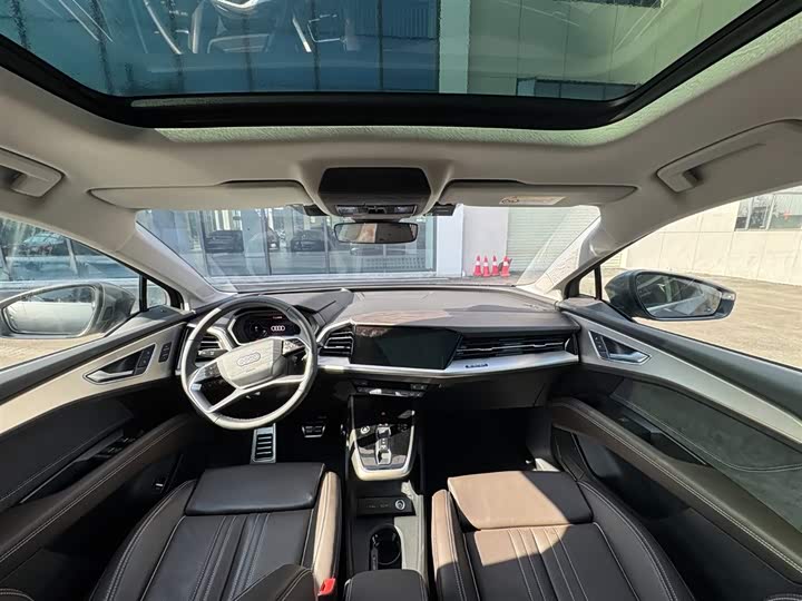 Фото 5 - Audi Q5 e-tron