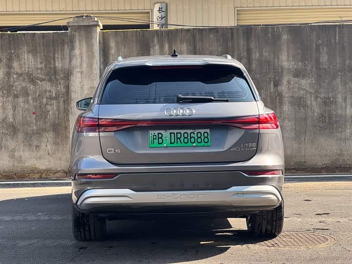 Фото 8 - Audi Q5 e-tron