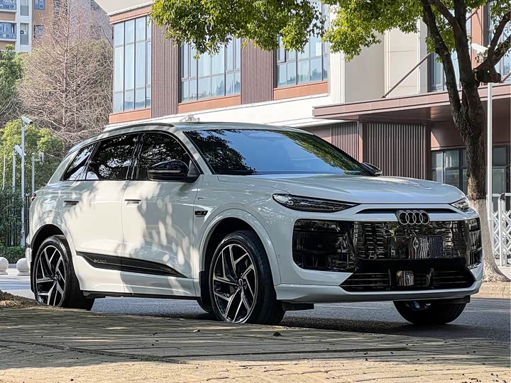 Фото 3 - Audi Q6L e-tron