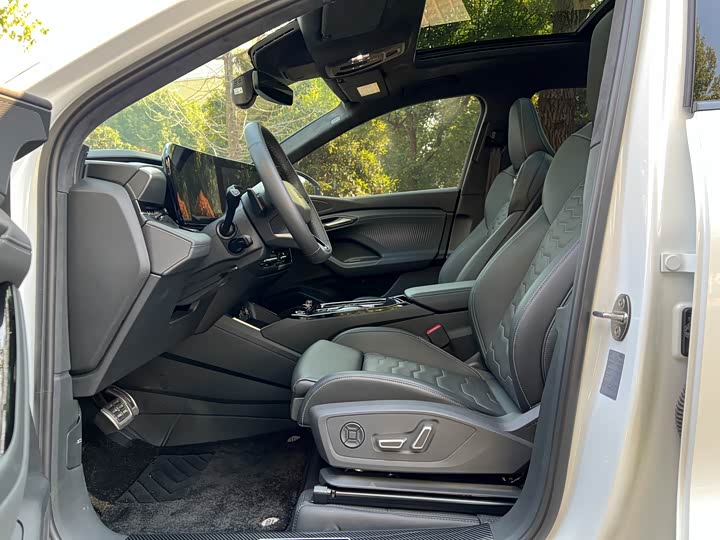 Фото 8 - Audi Q6L e-tron